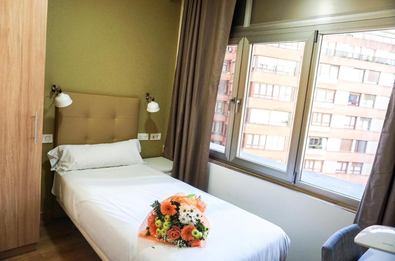 Hotel Lidar Bilbao Bagian luar foto
